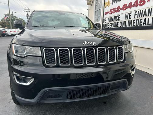 2019 Jeep Grand Cherokee Laredo