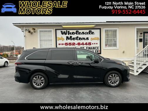 2023 Toyota Sienna Woodland Edition 7-Passenger