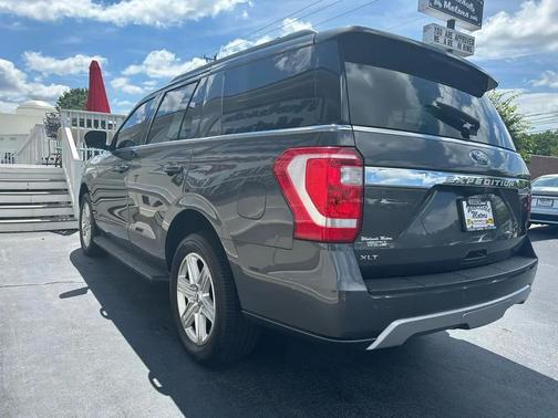 Stone Gray Metallic 2018 Ford Expedition XLT