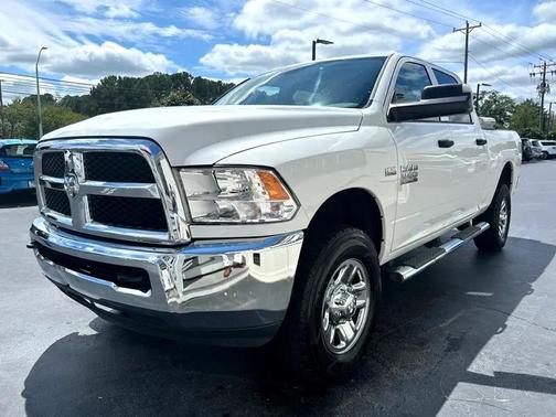 2017 RAM 3500 Tradesman Crew Cab 4x4 6'4' Box