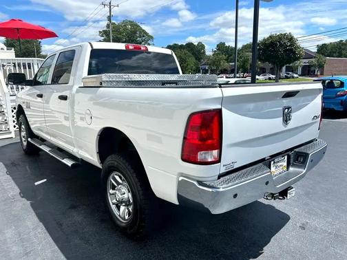 2017 RAM 3500 Tradesman Crew Cab 4x4 6'4' Box