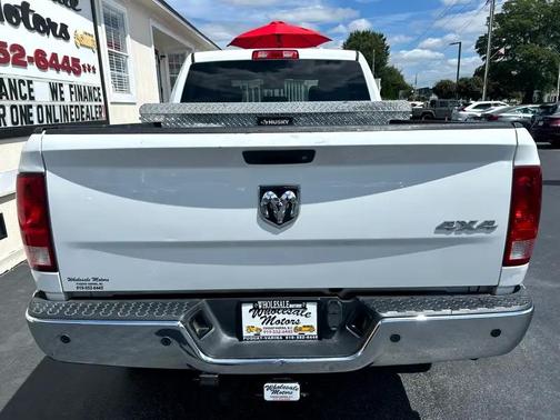 2017 RAM 3500 Tradesman Crew Cab 4x4 6'4' Box