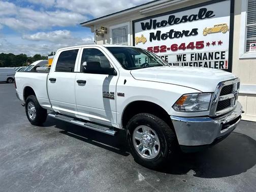 2017 RAM 3500 Tradesman Crew Cab 4x4 6'4' Box
