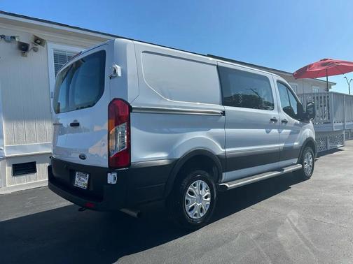 Oxford White 2024 Ford Transit-250 Base