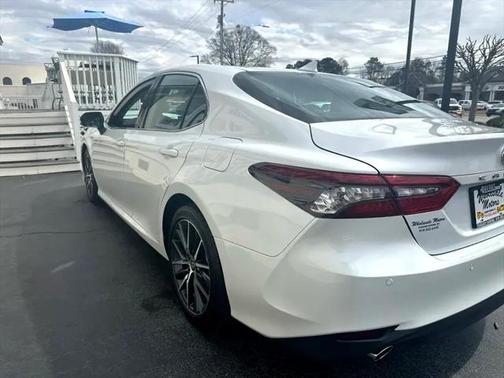 2021 Toyota Camry Hybrid XLE