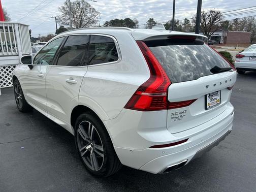 2019 Volvo XC60 T5 Momentum