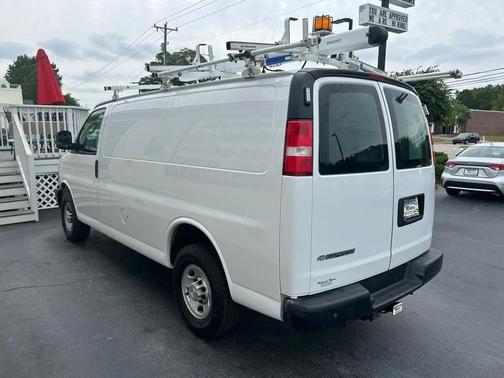 Summit White 2019 Chevrolet Express 2500 Work Van