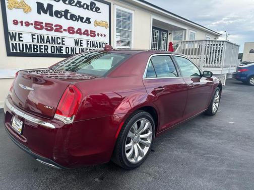 2018 Chrysler 300 Touring