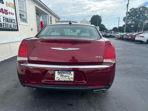 2018 Chrysler 300 Touring
