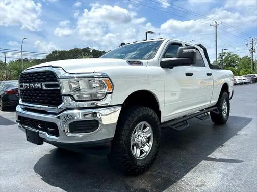 2023 RAM 2500 Tradesman Crew Cab 4x4 6'4' Box