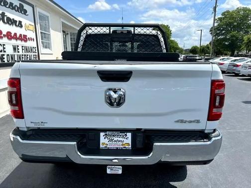 2023 RAM 2500 Tradesman Crew Cab 4x4 6'4' Box