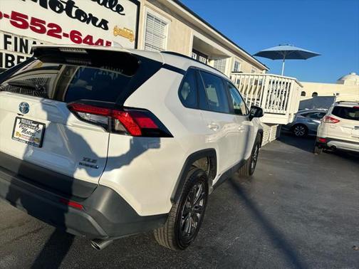 2023 Toyota RAV4 Hybrid XLE Premium
