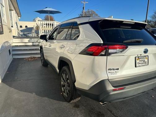 2023 Toyota RAV4 Hybrid XLE Premium