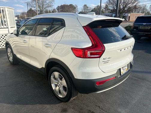 2020 Volvo XC40 T5 Momentum