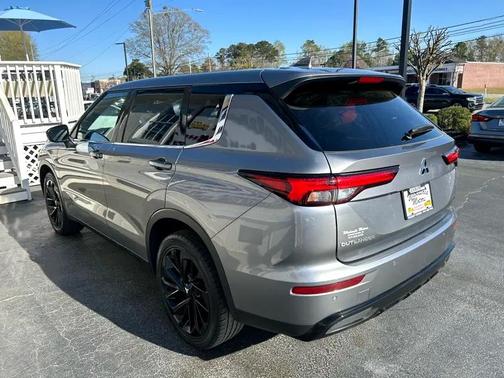 2023 Mitsubishi Outlander SE Black Edition 2WD