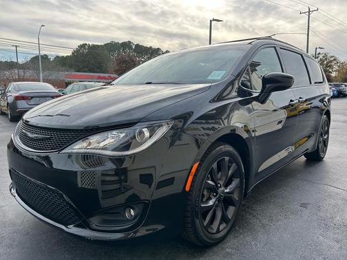 2018 Chrysler Pacifica Touring-L Plus