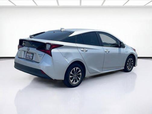 Classic Silver Metallic 2022 Toyota Prius XLE