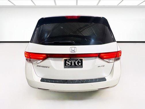 White Diamond Pearl 2016 Honda Odyssey Touring Elite