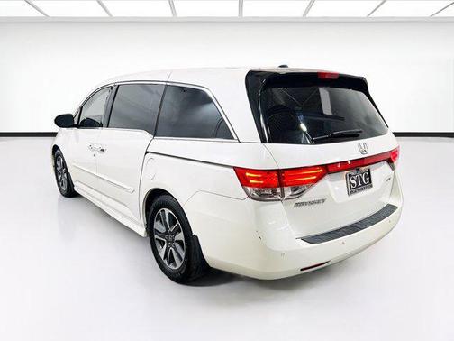 White Diamond Pearl 2016 Honda Odyssey Touring Elite
