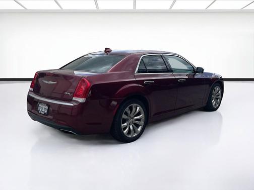 Velvet Red Pearlcoat 2017 Chrysler 300C Base