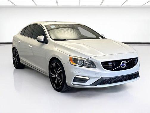 2017 Volvo S60 T6 R-Design Platinum