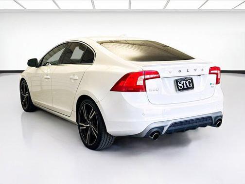 2017 Volvo S60 T6 R-Design Platinum