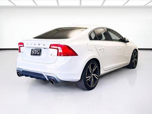 2017 Volvo S60 T6 R-Design Platinum