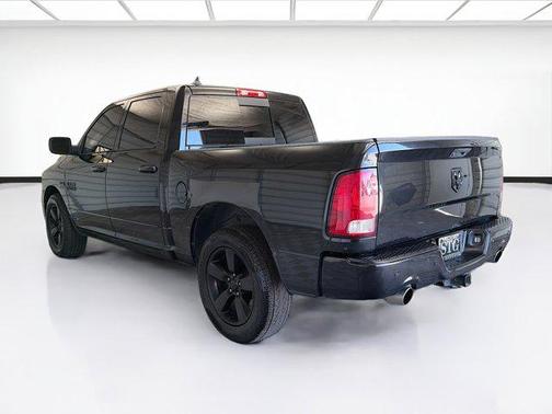 Brilliant Black Crystal Pearlcoat 2018 RAM 1500 Big Horn