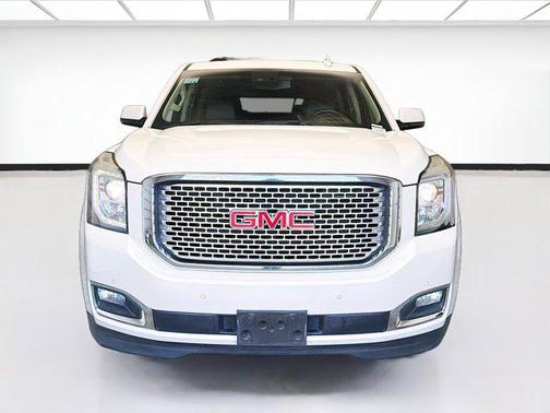White Frost Tricoat 2017 GMC Yukon XL Denali