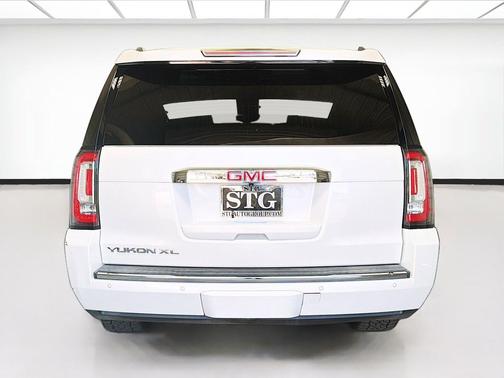 White Frost Tricoat 2017 GMC Yukon XL Denali