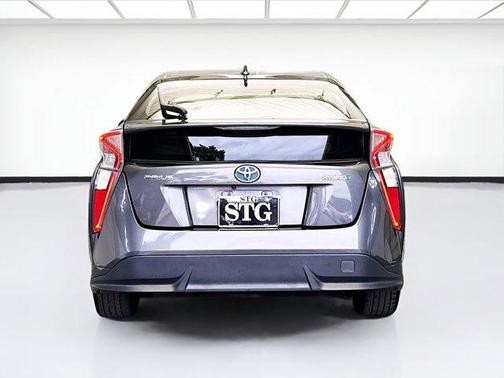 2016 Toyota Prius Four Touring