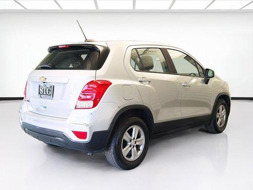 Silver Ice Metallic 2020 Chevrolet Trax LS