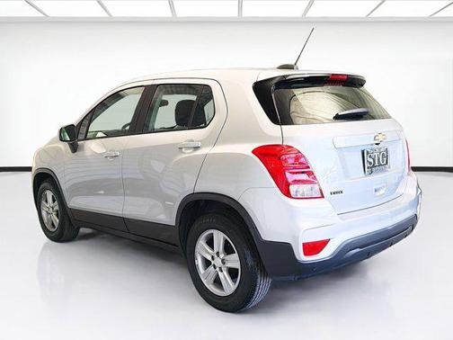 Silver Ice Metallic 2020 Chevrolet Trax LS