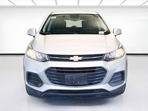 Silver Ice Metallic 2020 Chevrolet Trax LS
