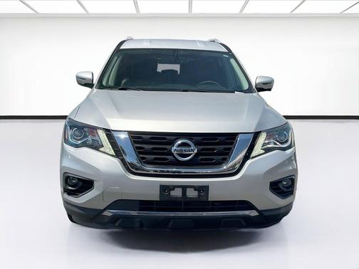 Brilliant Silver 2018 Nissan Pathfinder SL