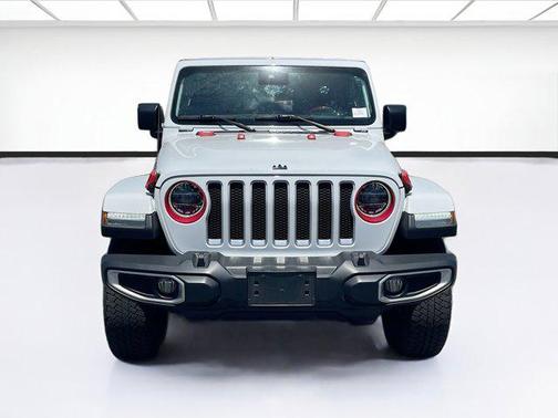 Bright White Clearcoat 2019 Jeep Wrangler Unlimited Sahara