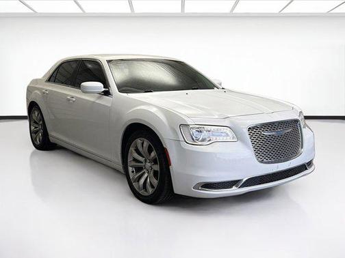 2018 Chrysler 300 Touring