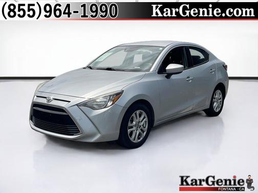 Chromium 2018 Toyota Yaris iA Base
