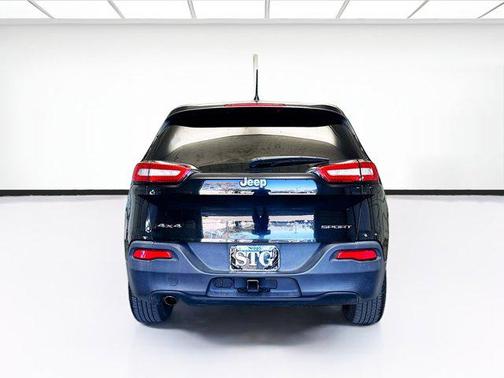 2017 Jeep Cherokee Sport