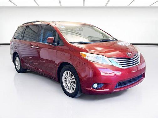 2016 Toyota Sienna XLE