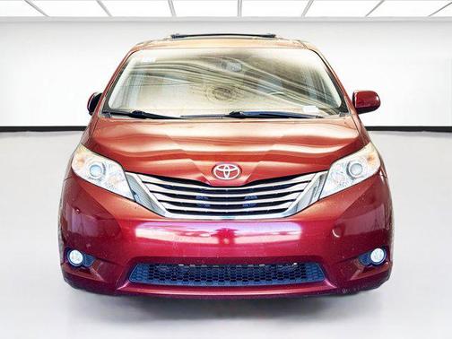 2016 Toyota Sienna XLE