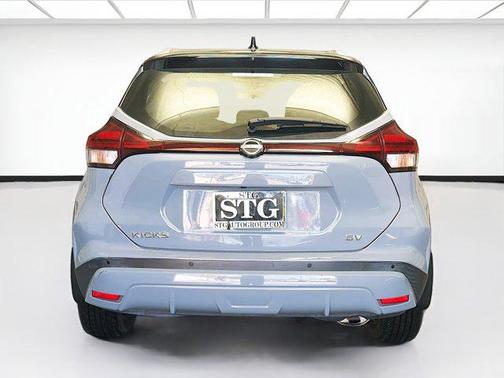 2022 Nissan Kicks SV