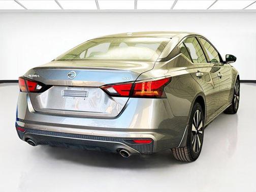 2020 Nissan Altima 2.5 SV