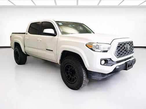 Super White 2017 Toyota Tacoma SR5