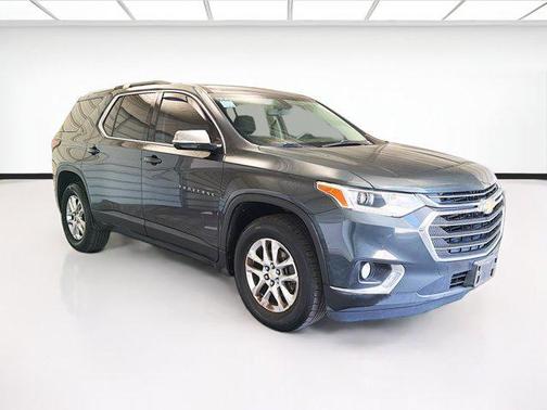 Graphite Metallic 2018 Chevrolet Traverse LT Cloth
