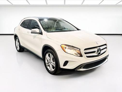 Cirrus White 2016 Mercedes-Benz GLA-Class 4MATIC