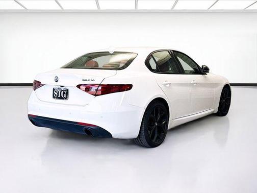 2019 Alfa Romeo Giulia Base