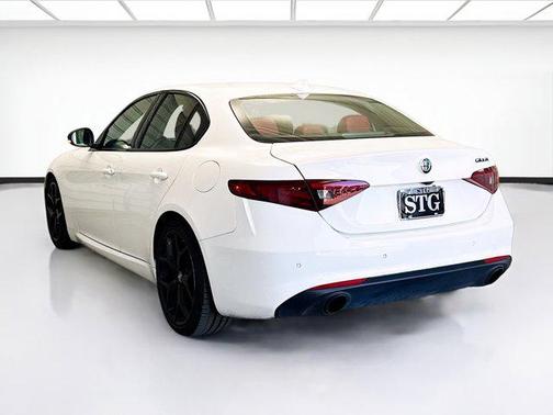 2019 Alfa Romeo Giulia Base