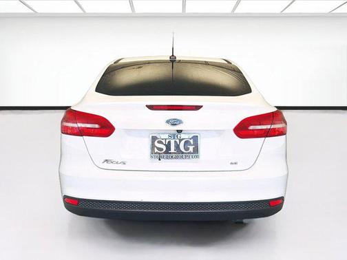 Oxford White 2016 Ford Focus SE