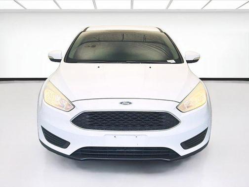 Oxford White 2016 Ford Focus SE